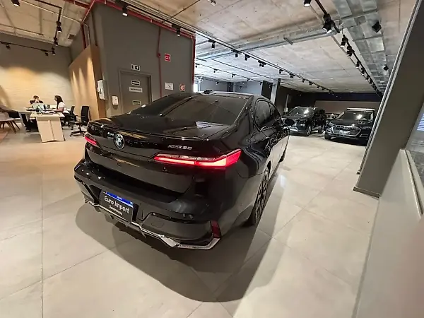 BMW IX3 - Imagem 3