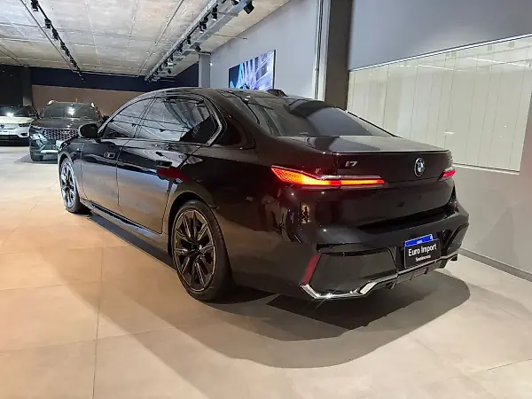 BMW IX3 - Imagem 4