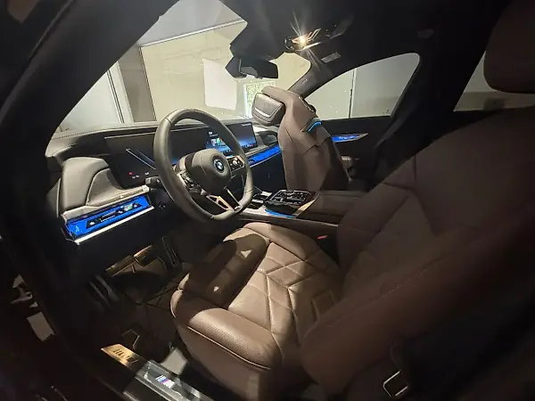 BMW IX3 - Imagem 6
