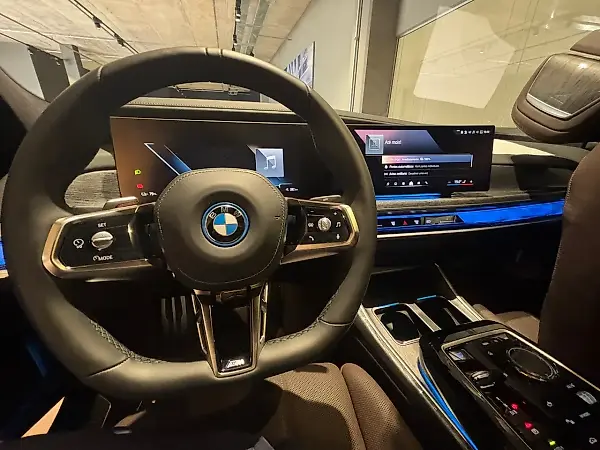 BMW IX3 - Imagem 14