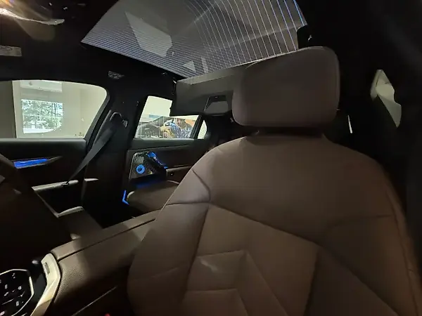 BMW IX3 - Imagem 12