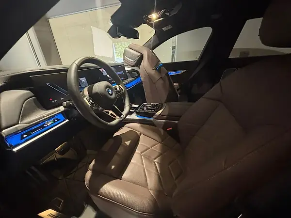 BMW IX3 - Imagem 16