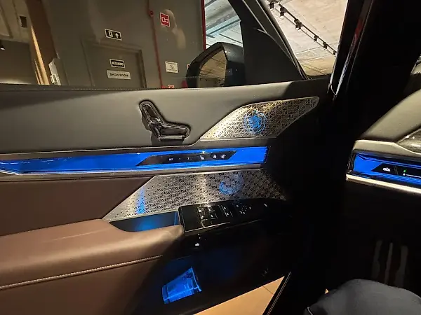 BMW IX3 - Imagem 18