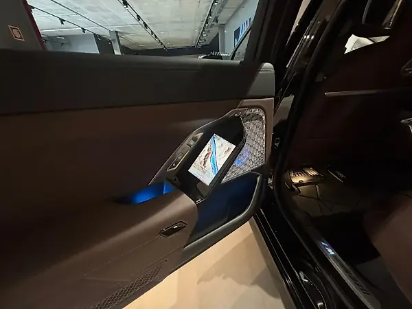 BMW IX3 - Imagem 20