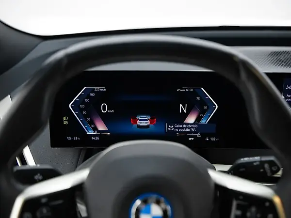 BMW Ix - Imagem 7