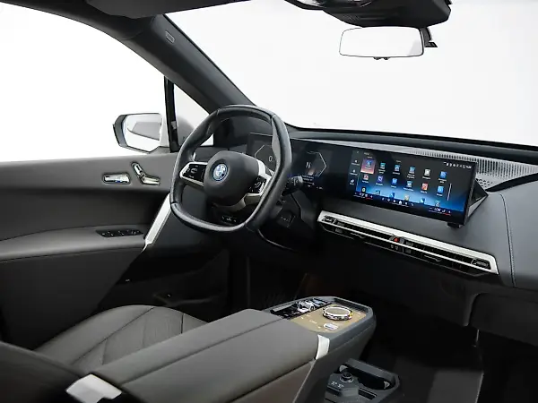 BMW Ix - Imagem 11