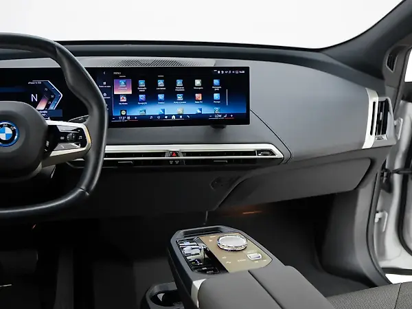 BMW Ix - Imagem 12