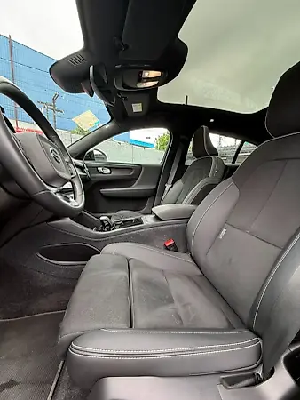 Volvo C40 Recharge - Imagem 12
