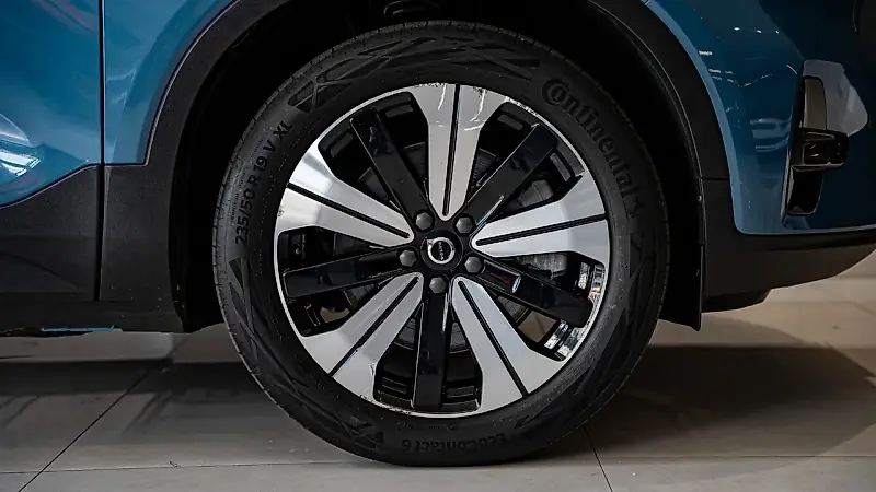 Volvo XC40 Recharge - Imagem 19