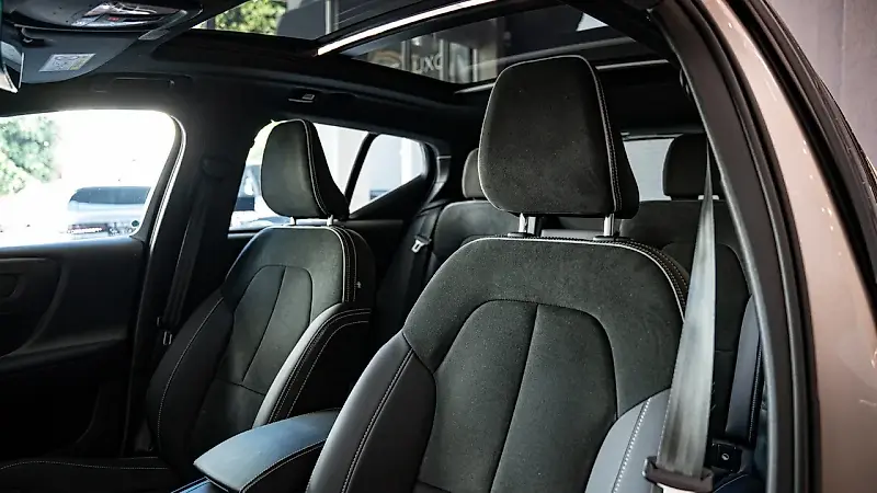 Volvo EX40 - Imagem 8