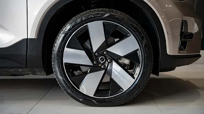 Volvo EX40 - Imagem 17