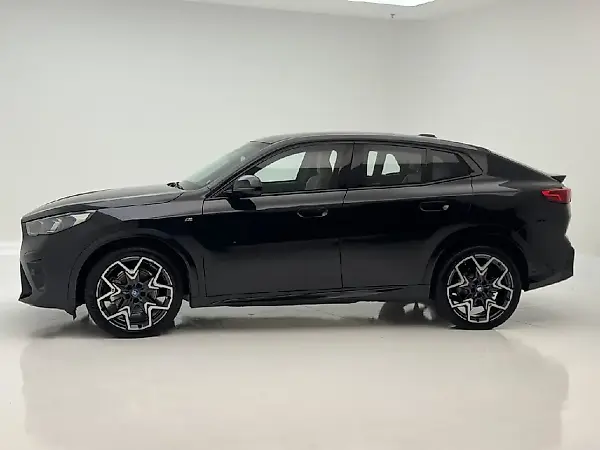 BMW IX2 - Imagem 6