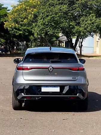 Renault Megane E-tech Electric - Imagem 4