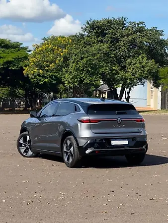 Renault Megane E-tech Electric - Imagem 2
