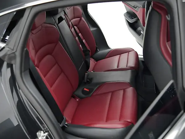 Porsche Taycan - Imagem 18
