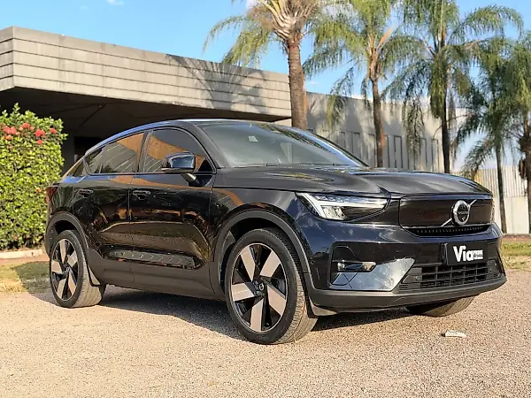 Volvo EX40 - Imagem 3