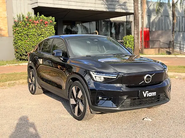 Volvo EX40 - Imagem 4