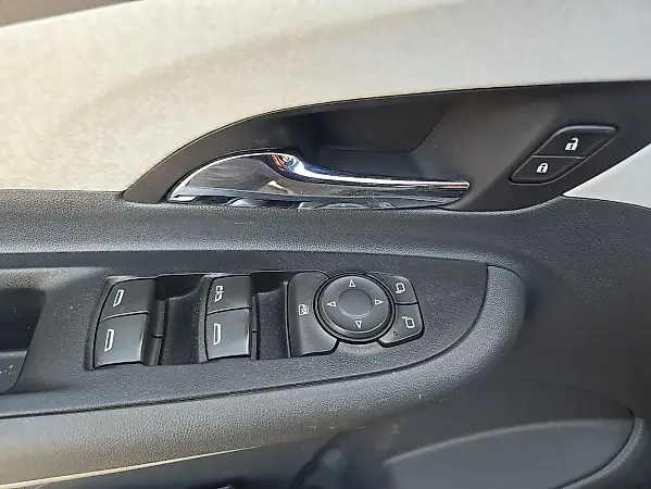 Chevrolet Bolt Euv - Imagem 16