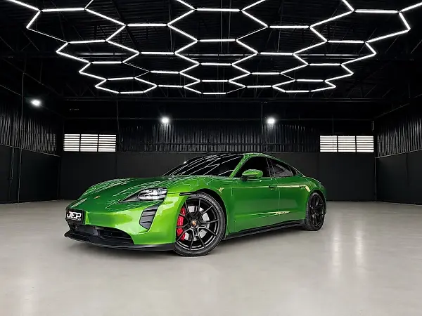 Porsche Taycan - Imagem 1