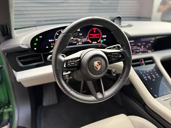 Porsche Taycan - Imagem 5
