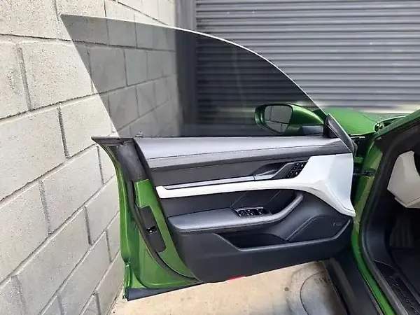 Porsche Taycan - Imagem 8