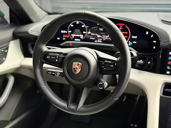 Porsche Taycan - Imagem 13