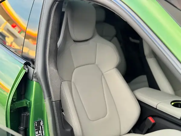Porsche Taycan - Imagem 16