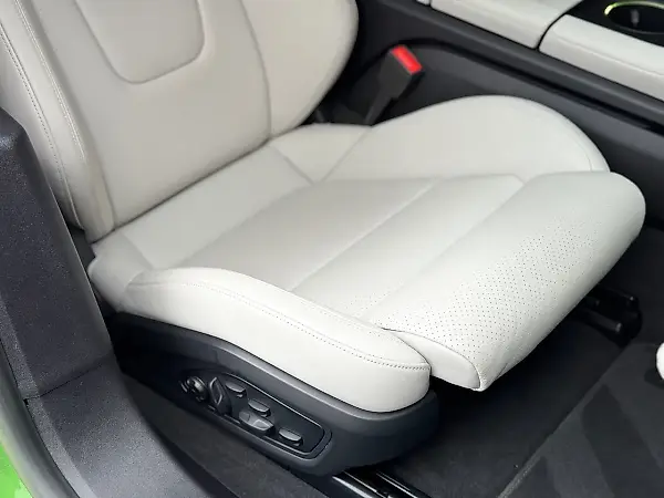 Porsche Taycan - Imagem 18
