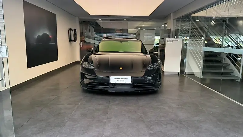 Porsche Taycan - Imagem 1