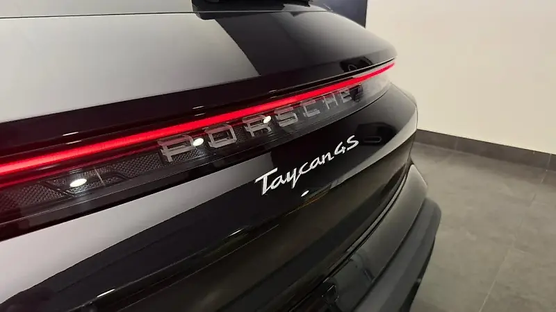 Porsche Taycan - Imagem 7