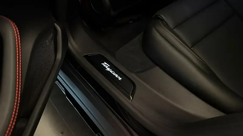 Porsche Taycan - Imagem 9