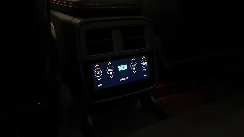 Porsche Taycan - Imagem 8