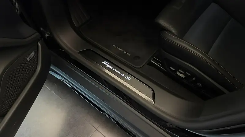 Porsche Taycan - Imagem 11