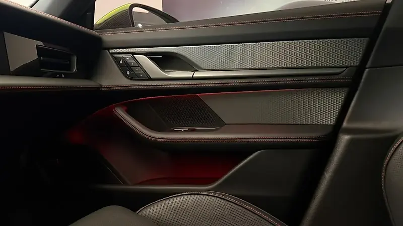 Porsche Taycan - Imagem 13
