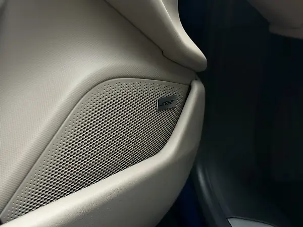 Porsche Taycan - Imagem 7