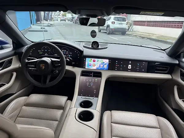 Porsche Taycan - Imagem 12