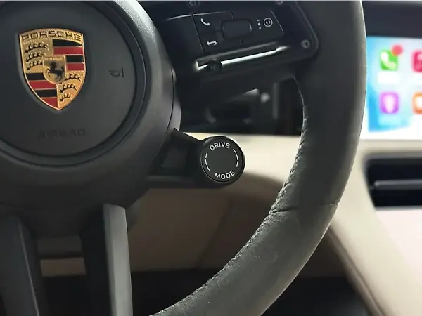 Porsche Taycan - Imagem 16