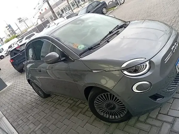 Fiat 500e - Imagem 1