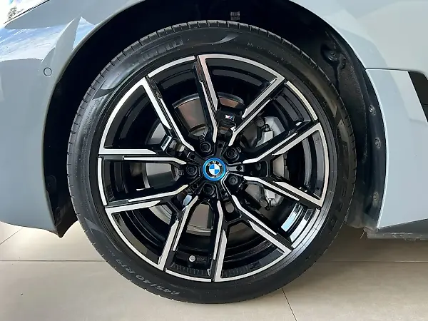 BMW I4 Edrive35 - Imagem 7