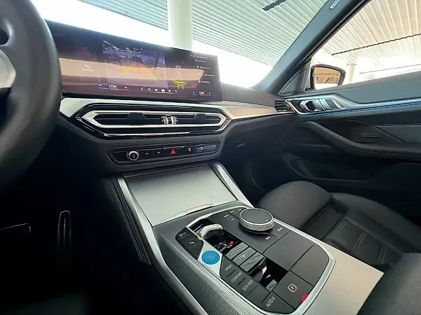 BMW I4 Edrive35 - Imagem 10