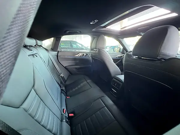 BMW I4 Edrive35 - Imagem 16
