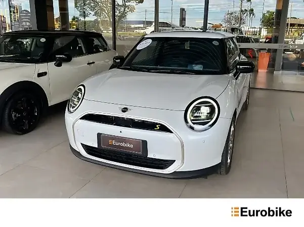 Mini Cooper SE - Imagem 1