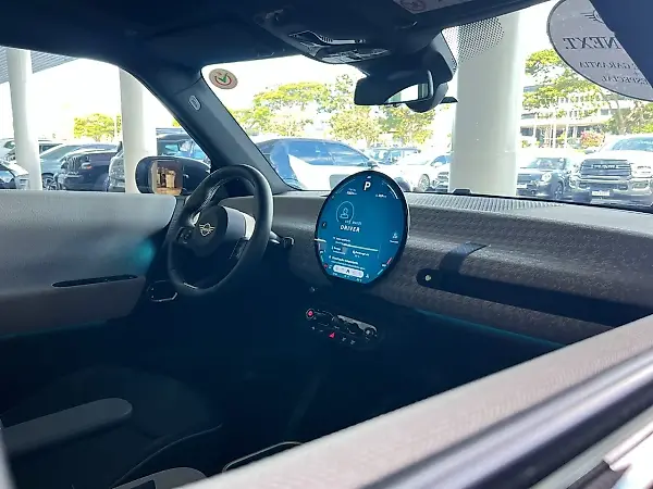 Mini Cooper SE - Imagem 12