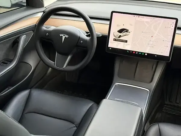 Tesla Model 3 - Imagem 6