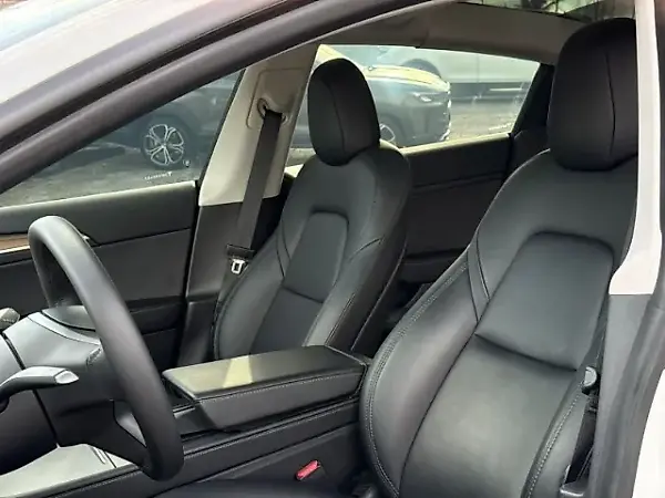 Tesla Model 3 - Imagem 9