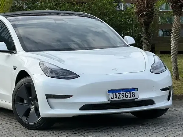 Tesla Model 3 - Imagem 11