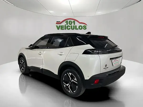 Peugeot E-2008 - Imagem 4