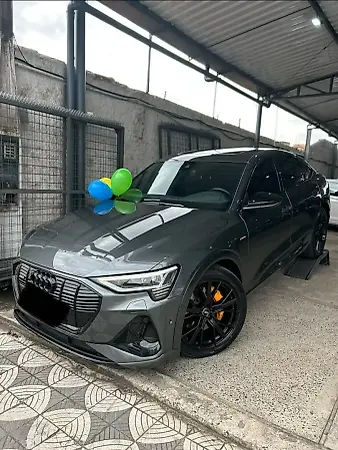 Audi E-tron Sportback - Imagem 1