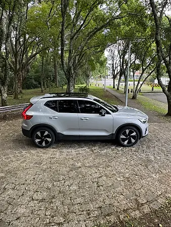 Volvo XC40 Recharge - Imagem 9