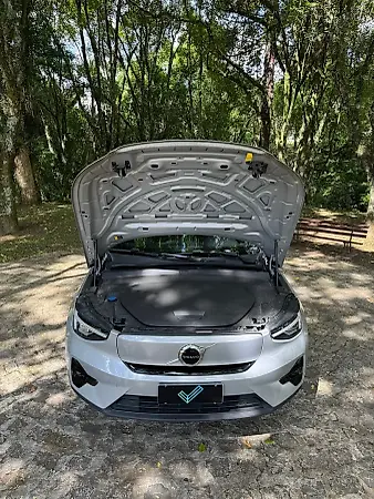 Volvo XC40 Recharge - Imagem 13